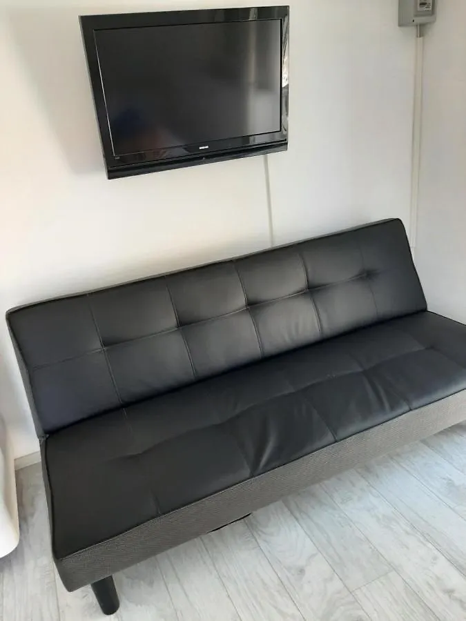 Fiore Apartment & Room 克尔克