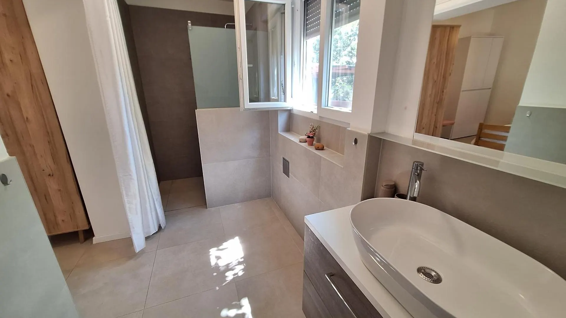 Fiore Apartment & Room 克尔克